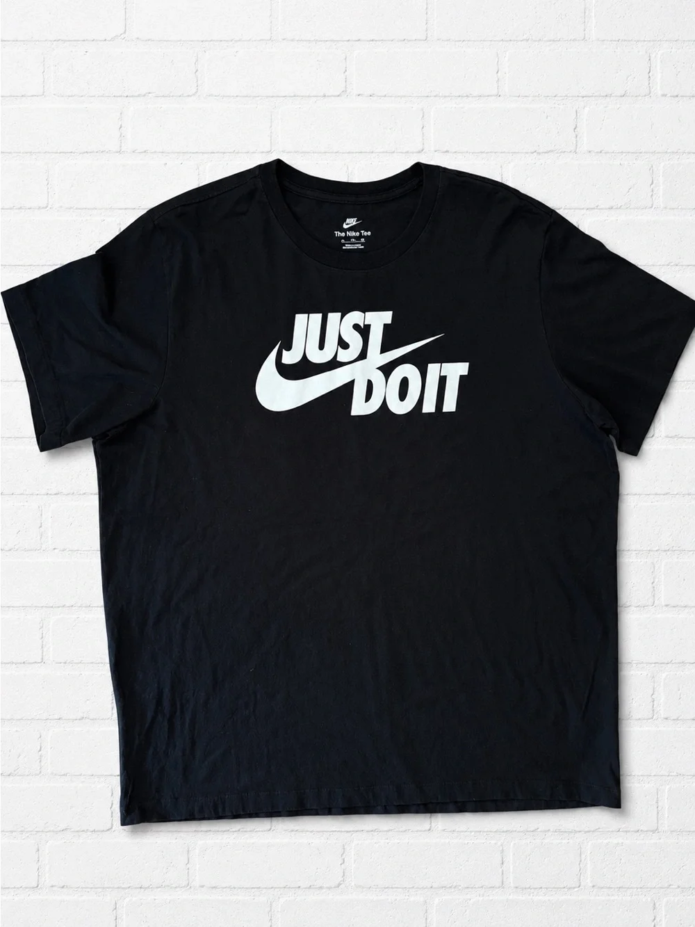 Men’s The Nike Tee - Picture 1 of 4